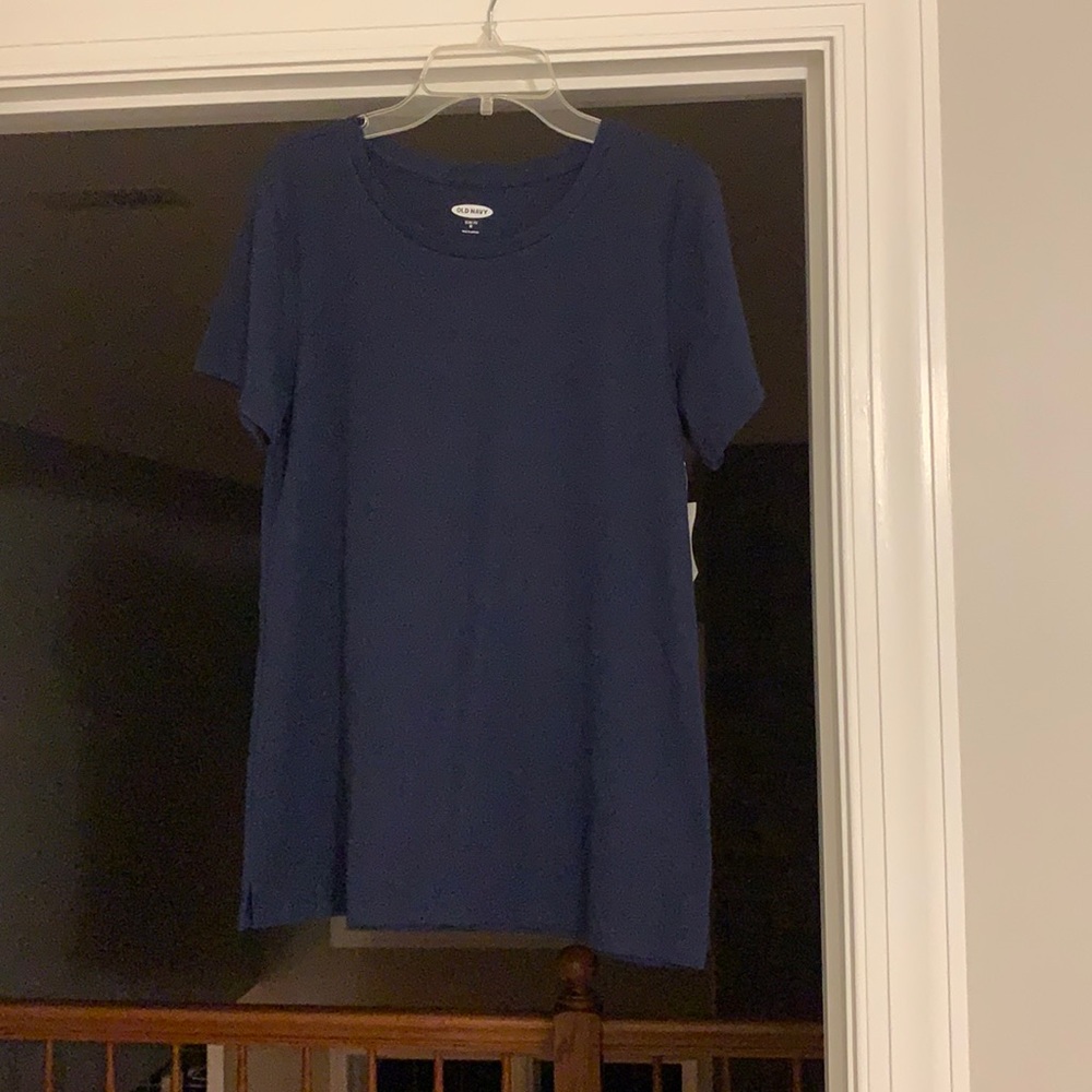 Old Navy Women’s Slim Fit Medium Tee Size Medium Color Navy Blue NWT